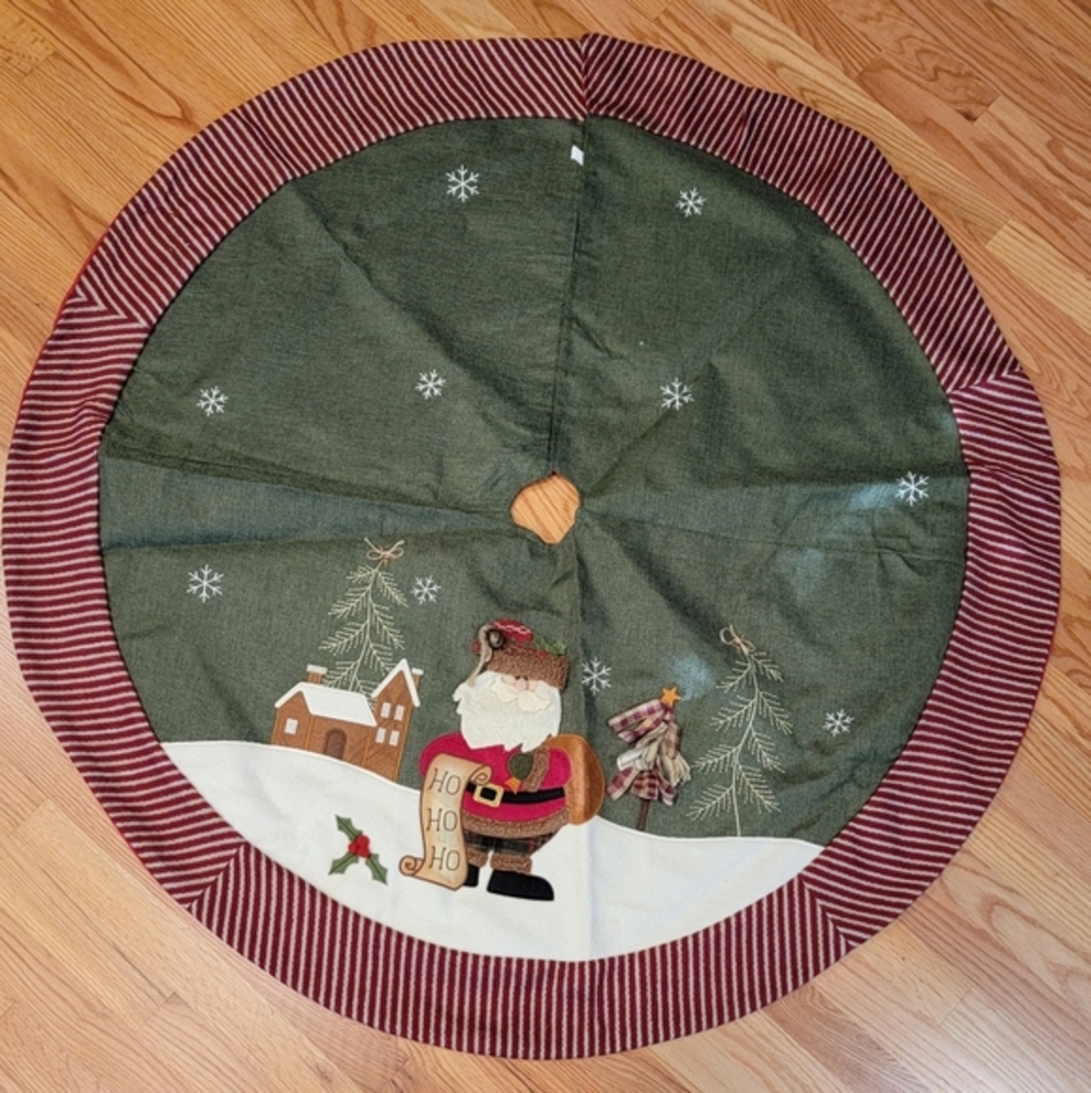 Santa Burlap Tree‎ Skirt with Snowy Scene, Burgundy Trim